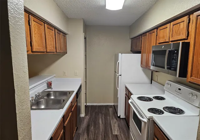 Photo 3 of Condo for sale at 9605 Walnut St #12105, Dallas, TX 75243 | MLS# 21345932 | Listing updated on 2026-07-31