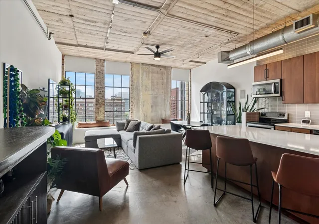 Photo 1 of Condo for sale at 1122 Jackson St #709, Dallas, TX 75202 | MLS# 21344529 | Listing updated on 2026-09-08