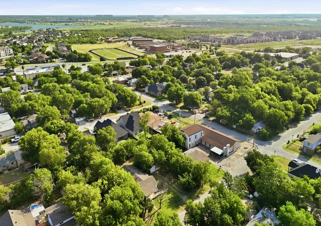 Photo 3 of Sale Pending at 5520 Yeary St, Fort Worth, TX 76114 | MLS# 21345873 | Listing updated on 2026-08-01