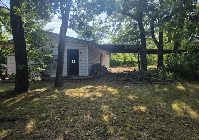 Photo 3 of Single family home for sale at 1011 Park Dr, Denison, TX 75020 | MLS# 21345993 | Listing updated on 2026-10-06