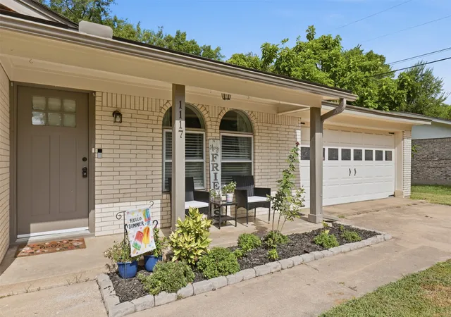 Photo 3 of Single family home for sale at 1117 Mcgrede Dr, Sulphur Springs, TX 75482 | MLS# 21344731 | Listing updated on 2026-08-02