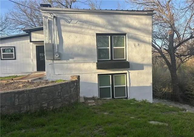 Photo 2 of Single family home for sale at 308 N 9th St, Gatesville, TX 76528 | MLS# 21346008 | Listing updated on 2026-07-31