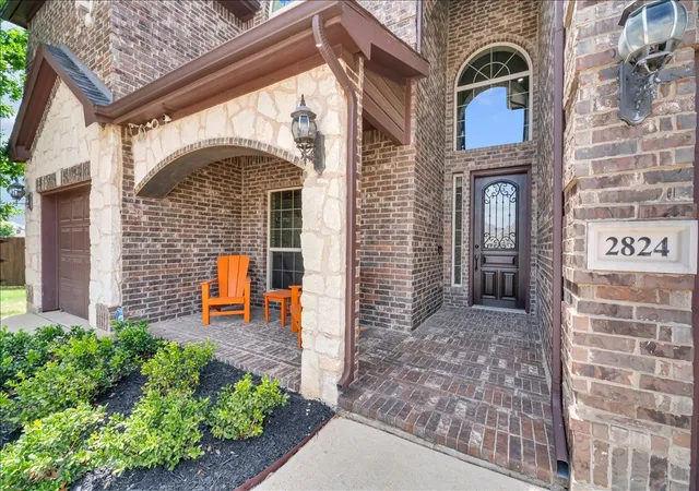 Photo 3 of Single family home for sale at 2824 Stackhouse St, Fort Worth, TX 76244 | MLS# 21340775 | Listing updated on 2026-09-12