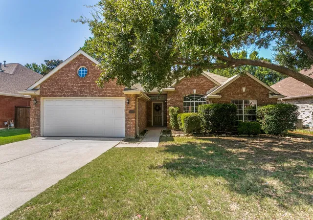 Photo 1 of Single family home for sale at 609 Oak Hollow Ln, Flower Mound, TX 75028 | MLS# 21346064 | Listing updated on 2026-07-31