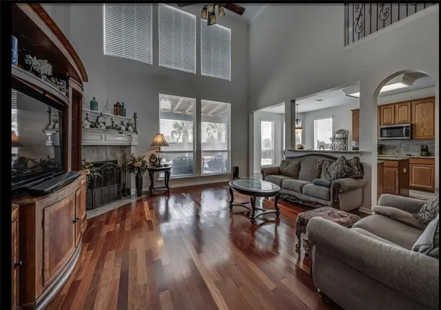 Photo 3 of Single family home for sale at 1130 Meghann Ln, Waxahachie, TX 75167 | MLS# 21345665 | Listing updated on 2026-09-03