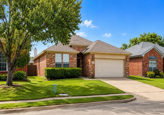 Photo 2 of Single family home for sale at 13521 Ponderosa Ranch Rd, Roanoke, TX 76262 | MLS# 21342586 | Listing updated on 2026-09-25