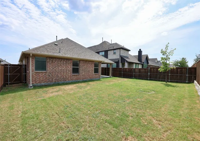 Photo 2 of Single family home for sale at 5901 Priory Dr, Aubrey, TX 76227 | MLS# 21339589 | Listing updated on 2026-09-09