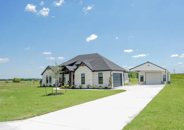 Photo 3 of Single family home for sale at 860 Alondrita St, Celeste, TX 75423 | MLS# 21346173 | Listing updated on 2026-09-09