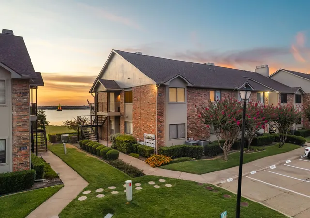 Photo 3 of Condo for sale at 1860 Signal Ridge Pl, Rockwall, TX 75032 | MLS# 21339266 | Listing updated on 2026-09-01