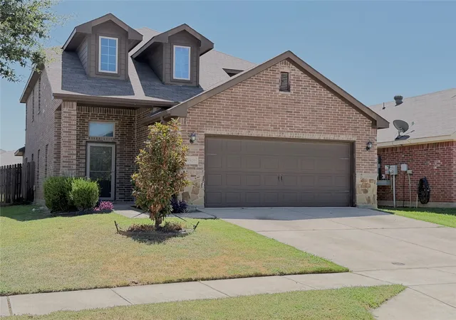 Photo 1 of Sale Pending at 5509 Thunder Bay Dr, Fort Worth, TX 76119 | MLS# 21342658 | Listing updated on 2026-09-22
