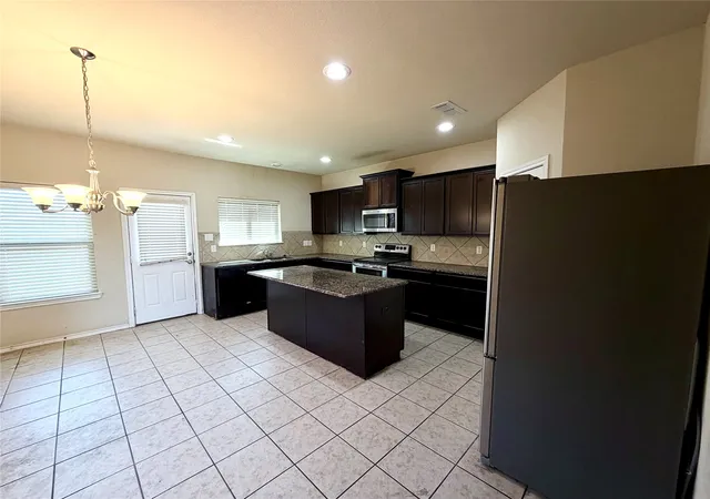 Photo 1 of Sale Pending at 5509 Thunder Bay Dr, Fort Worth, TX 76119 | MLS# 21342658 | Listing updated on 2026-09-22