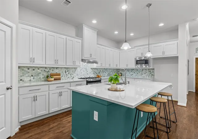 Photo 3 of Sale Pending at 6681 Escena Blvd, Irving, TX 75039 | MLS# 21344884 | Listing updated on 2026-09-11