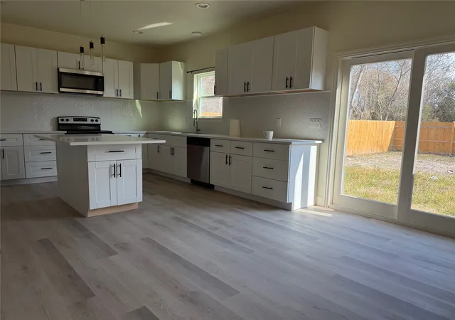 Photo 4 of Single family home for sale at 4716 Frank St, Dallas, TX 75210 | MLS# 21346351 | Listing updated on 2026-09-10