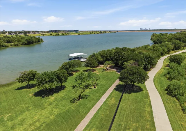 Photo 2 of Single family home for sale at 5616 Salt Springs Dr, Fort Worth, TX 76179 | MLS# 21346213 | Listing updated on 2026-10-02