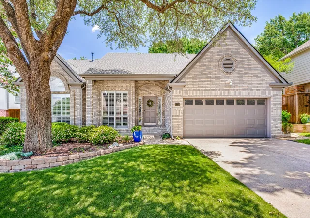 Photo 2 of Single family home for sale at 2213 Old Mcgarrah Rd, Mc Kinney, TX 75072 | MLS# 21344517 | Listing updated on 2026-09-11
