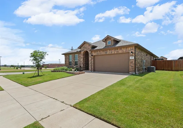 Photo 3 of Single family home for sale at 1216 Larkspur Ln, Cleburne, TX 76033 | MLS# 21346414 | Listing updated on 2026-09-12