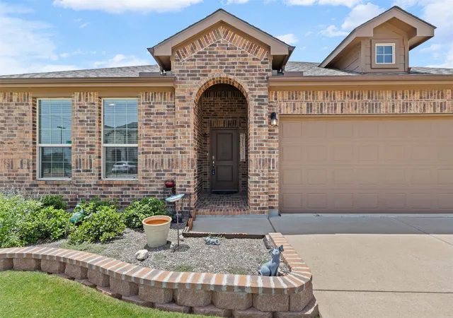 Photo 4 of Single family home for sale at 1216 Larkspur Ln, Cleburne, TX 76033 | MLS# 21346414 | Listing updated on 2026-09-12
