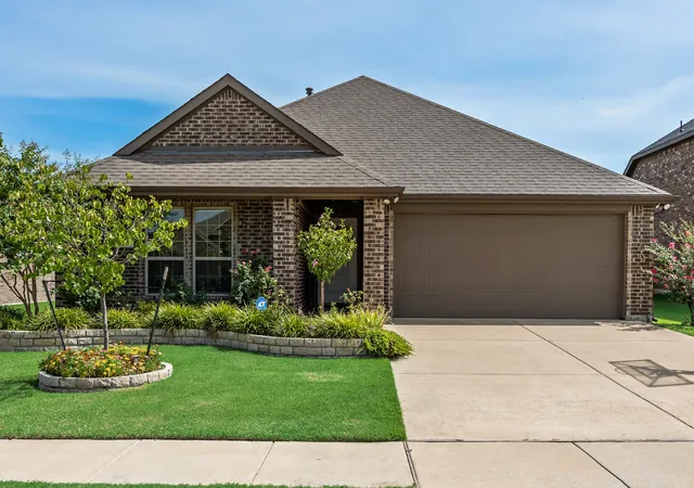 Photo 2 of Single family home for sale at 556 Declaration Wy, Royse City, TX 75189 | MLS# 21346046 | Listing updated on 2026-09-26