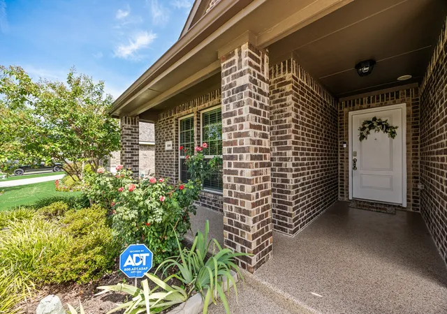 Photo 3 of Single family home for sale at 556 Declaration Wy, Royse City, TX 75189 | MLS# 21346046 | Listing updated on 2026-09-26