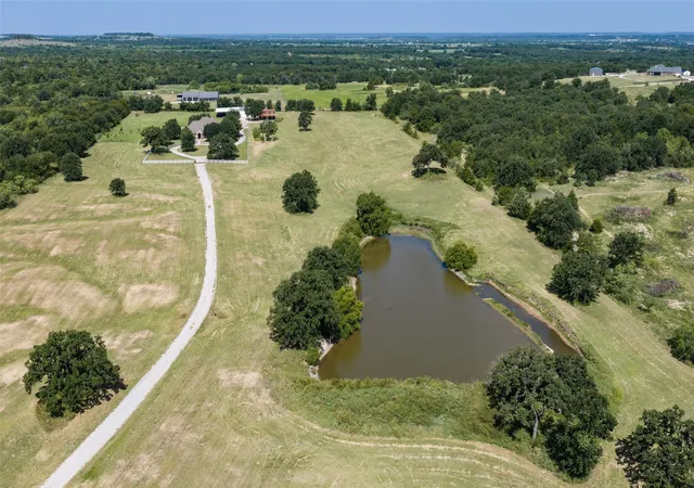 Photo 4 of House for sale at 1420 Farm To Market 2123, Paradise, TX 76073 | MLS# 21338887 | Listing updated on 2026-09-12