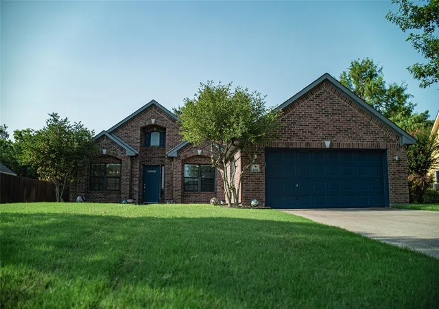Photo 2 of Single family home for sale at 2521 Glenn Ranch Dr, Burleson, TX 76028 | MLS# 21346489 | Listing updated on 2026-08-02