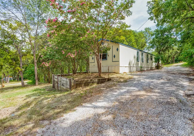 Photo 1 of Manufactured home for sale at 28 Wembley Rd, Gordonville, TX 76245 | MLS# 21344564 | Listing updated on 2026-07-31