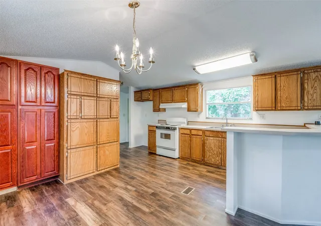 Photo 4 of Manufactured home for sale at 28 Wembley Rd, Gordonville, TX 76245 | MLS# 21344564 | Listing updated on 2026-07-31