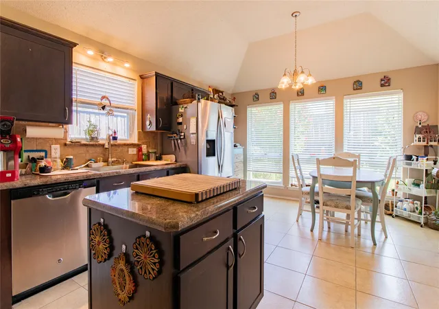 Photo 3 of Sale Pending at 152 Magnolia Ln, Rockwall, TX 75032 | MLS# 21346486 | Listing updated on 2026-09-21