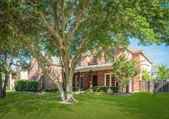 Photo 2 of Single family home for sale at 205 Creekside Dr, Murphy, TX 75094 | MLS# 21345273 | Listing updated on 2026-09-10