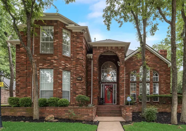 Photo 3 of Single family home for sale at 2805 Pine View Dr, Grapevine, TX 76051 | MLS# 21345266 | Listing updated on 2026-07-31