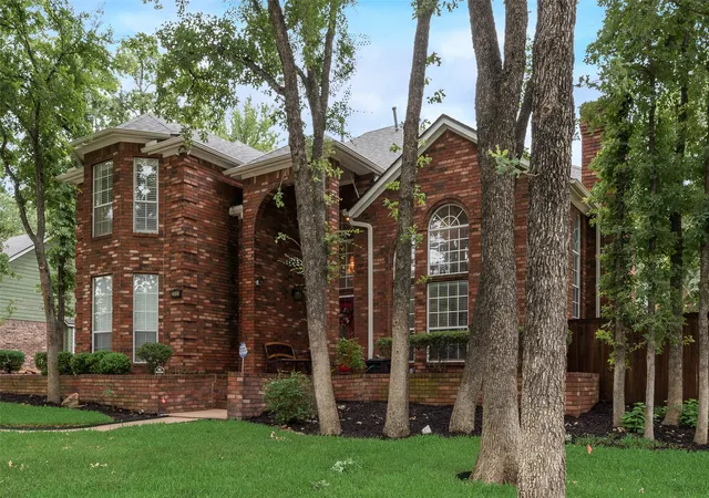 Photo 3 of Single family home for sale at 2805 Pine View Dr, Grapevine, TX 76051 | MLS# 21345266 | Listing updated on 2026-07-31