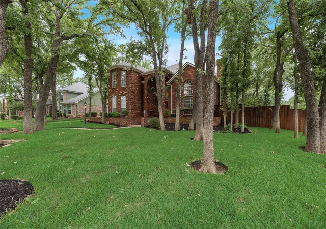 Photo 4 of Single family home for sale at 2805 Pine View Dr, Grapevine, TX 76051 | MLS# 21345266 | Listing updated on 2026-07-31