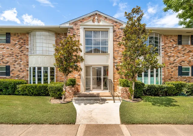 Photo 3 of Sale Pending at 5833 E University Blvd #A, Dallas, TX 75206 | MLS# 21345184 | Listing updated on 2026-09-16