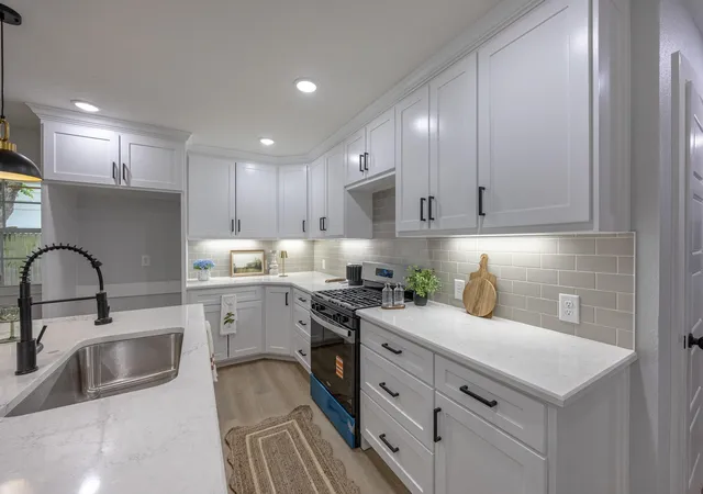 Photo 3 of Single family home for sale at 1208 Andrews St, Arlington, TX 76011 | MLS# 21346542 | Listing updated on 2026-10-01