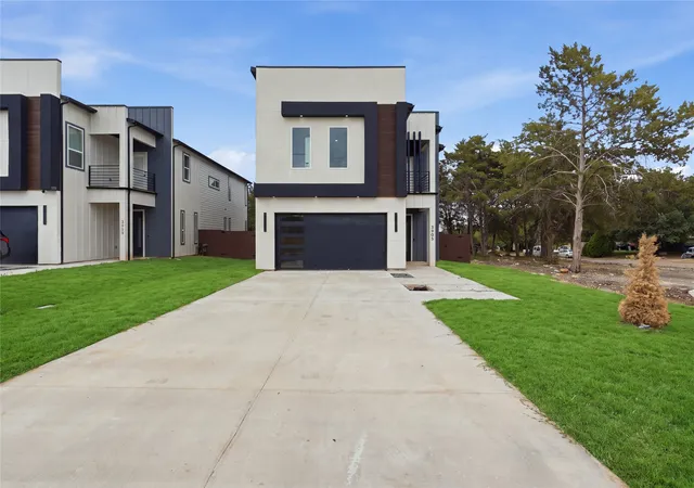 Photo 1 of Single family home for sale at 3905 Blue Ridge Blvd, Dallas, TX 75233 | MLS# 21341446 | Listing updated on 2026-10-04