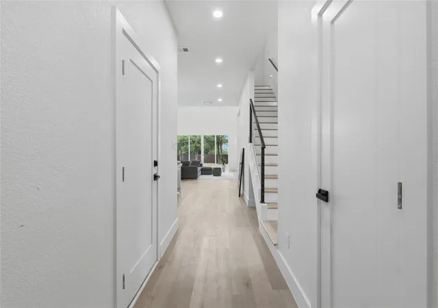 Photo 2 of Single family home for sale at 3905 Blue Ridge Blvd, Dallas, TX 75233 | MLS# 21341446 | Listing updated on 2026-10-04
