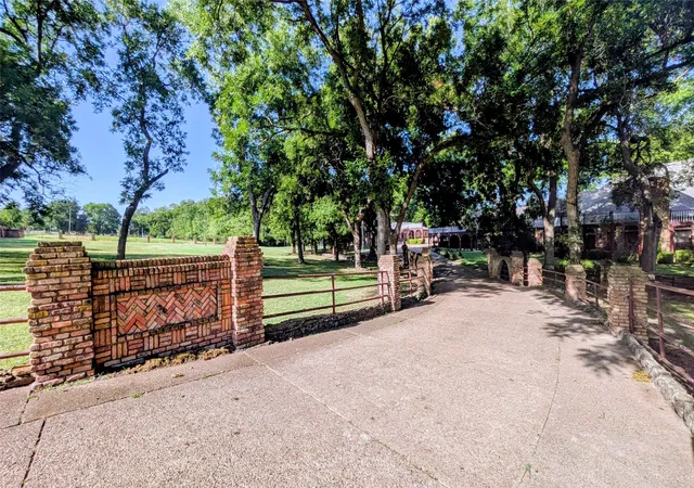 Photo 3 of Single family home for sale at 1431 S Houston School Rd, Lancaster, TX 75146 | MLS# 21335525 | Listing updated on 2026-09-10