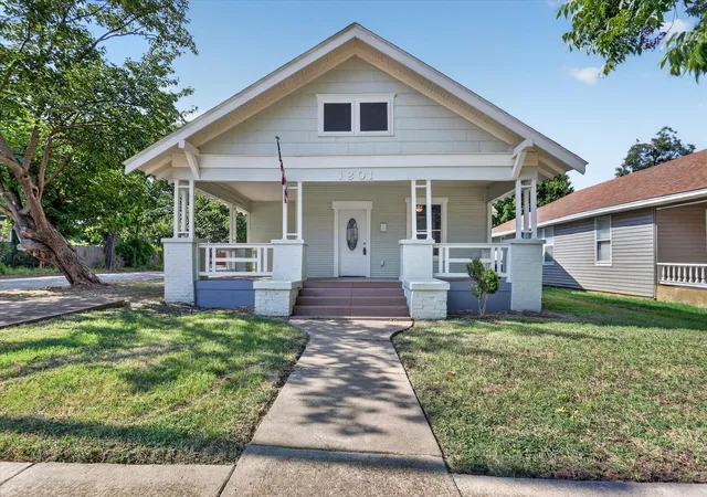 Photo 1 of Single family home for sale at 1201 W Arlington Ave, Fort Worth, TX 76110 | MLS# 21346576 | Listing updated on 2026-09-09