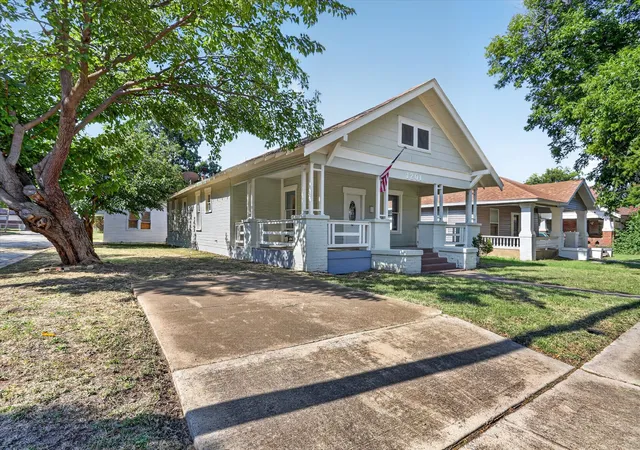 Photo 2 of Single family home for sale at 1201 W Arlington Ave, Fort Worth, TX 76110 | MLS# 21346576 | Listing updated on 2026-09-09