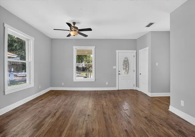Photo 3 of Single family home for sale at 1201 W Arlington Ave, Fort Worth, TX 76110 | MLS# 21346576 | Listing updated on 2026-09-30