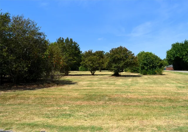 Photo 1 of Sale Pending at 111 Bedfords Bnd, Gun Barrel City, TX 75156 | MLS# 21346583 | Listing updated on 2026-09-03