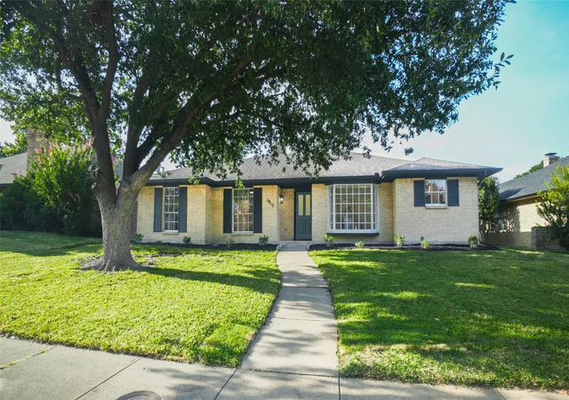 Photo 2 of Single family home for sale at 1917 Middle Glen Dr, Carrollton, TX 75007 | MLS# 21340097 | Listing updated on 2026-09-28