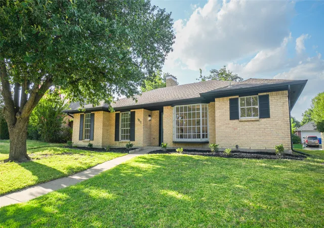 Photo 38 of Single family home for sale at 1917 Middle Glen Dr, Carrollton, TX 75007 | MLS# 21340097 | Listing updated on 2026-09-28