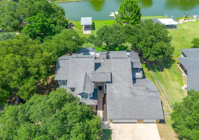Photo 4 of Single family home for sale at 11972 Younger Ct, Azle, TX 76020 | MLS# 21333837 | Listing updated on 2026-07-31