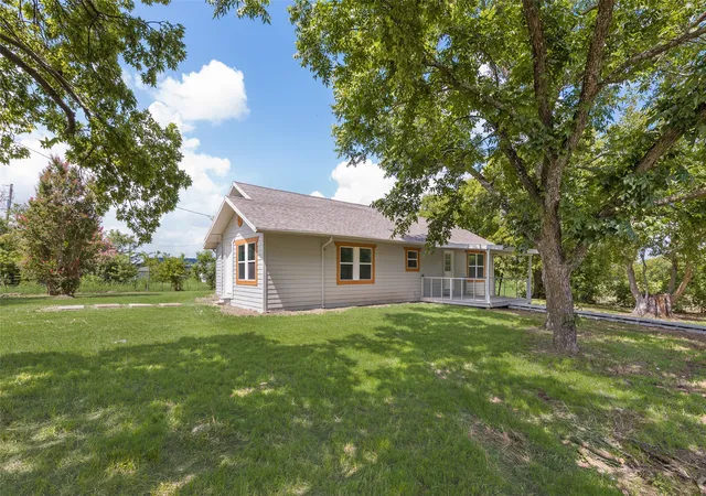 Photo 3 of Single family home for sale at 8041 County Road 2584, Royse City, TX 75189 | MLS# 21346610 | Listing updated on 2026-09-05