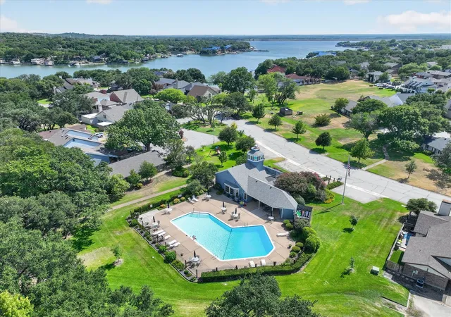Photo 4 of Sale Pending at 9717 Lea Shore Ct, Fort Worth, TX 76179 | MLS# 21332877 | Listing updated on 2026-09-19