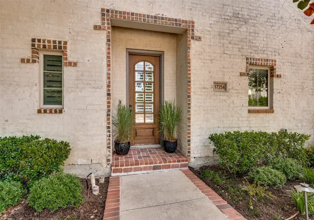 Photo 3 of Townhouse for sale at 17254 Lechlade Ln, Dallas, TX 75252 | MLS# 21344732 | Listing updated on 2026-07-31