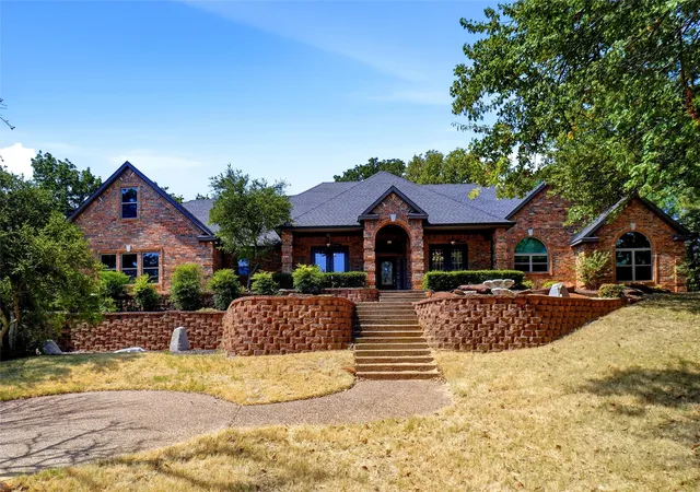 Photo 1 of Sale Pending at 8998 Hilltop Rd, Argyle, TX 76226 | MLS# 21346613 | Listing updated on 2026-09-14
