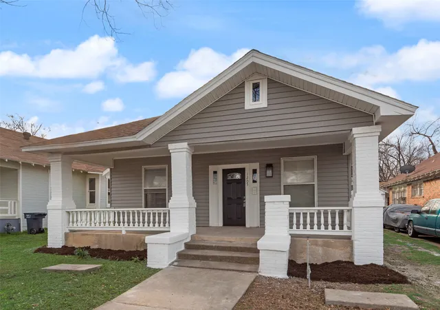 Photo 3 of Single family home for sale at 1205 W Arlington Ave, Fort Worth, TX 76110 | MLS# 21346653 | Listing updated on 2026-09-10