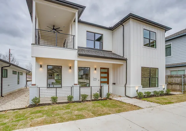 Photo 1 of Single family home for sale at 2705 Gordon Ave, Fort Worth, TX 76110 | MLS# 21346473 | Listing updated on 2026-09-15